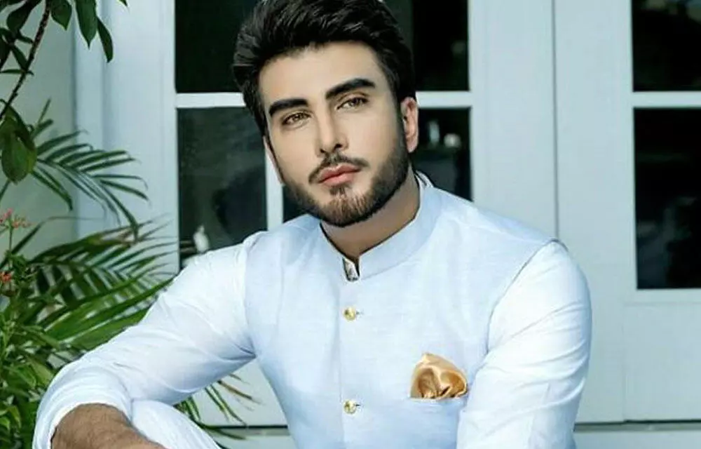 Imran Abbas Confess His First Love In A Show With Samina Pirzada